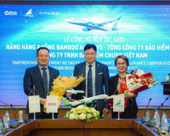 Đại diện Bamboo Airways, Bảo hiểm PVI và Chubb Việt Nam trong lễ công bố hợp tác phát triển sản phẩm bảo hiểm du lịch tại Hà Nội, hôm 15/8